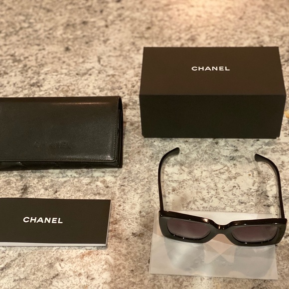 CHANEL Accessories - Authentic Chanel CH5435 black gold, grey gradient lens